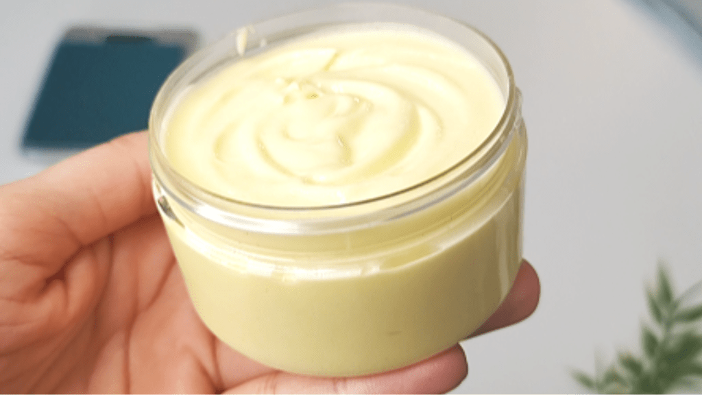 Caffeine/Pineapple Body Cream to get rid of&nbsp;CELLULITE